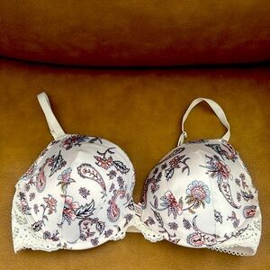 Victoria’s Secret dream angels 34DD